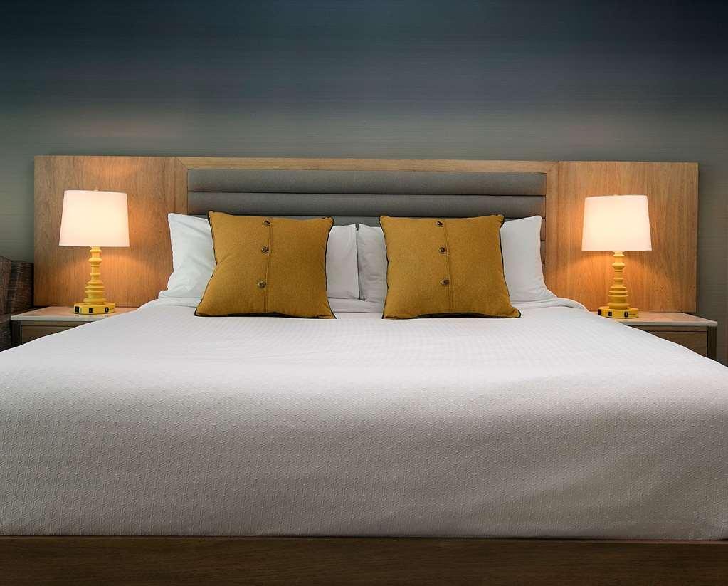 Inn At The Pier Pismo Beach, Curio Collection By Hilton Room photo