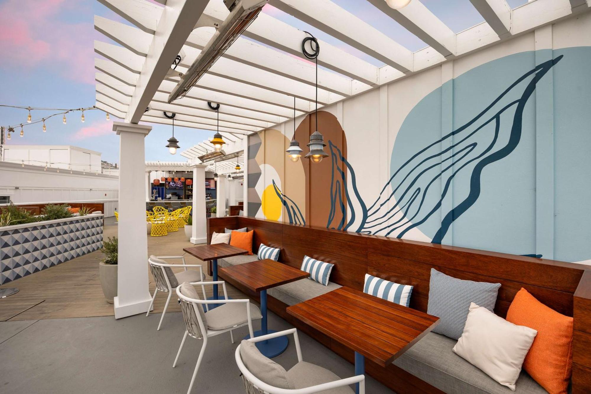 Inn At The Pier Pismo Beach, Curio Collection By Hilton Exterior photo