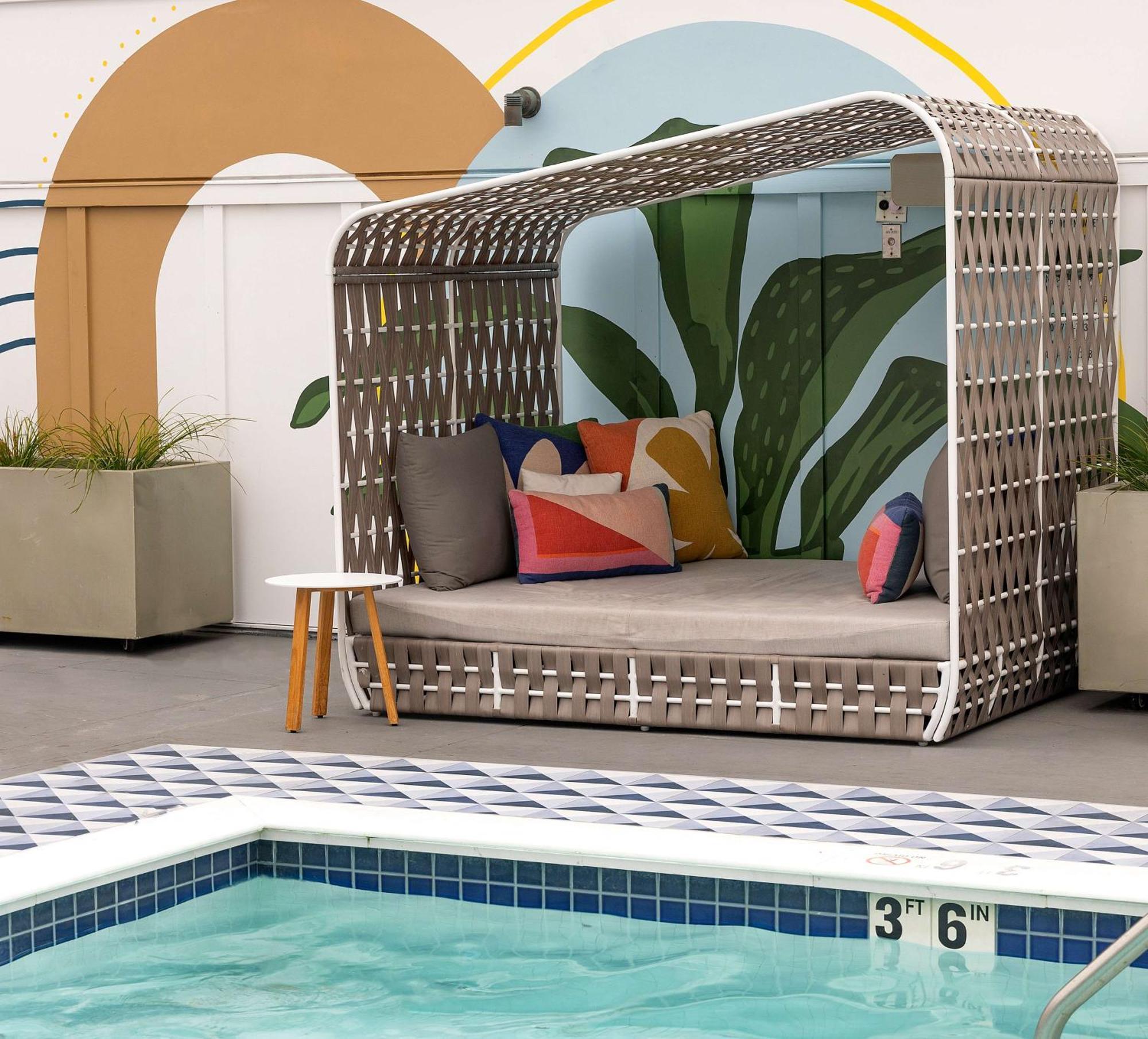 Inn At The Pier Pismo Beach, Curio Collection By Hilton Exterior photo