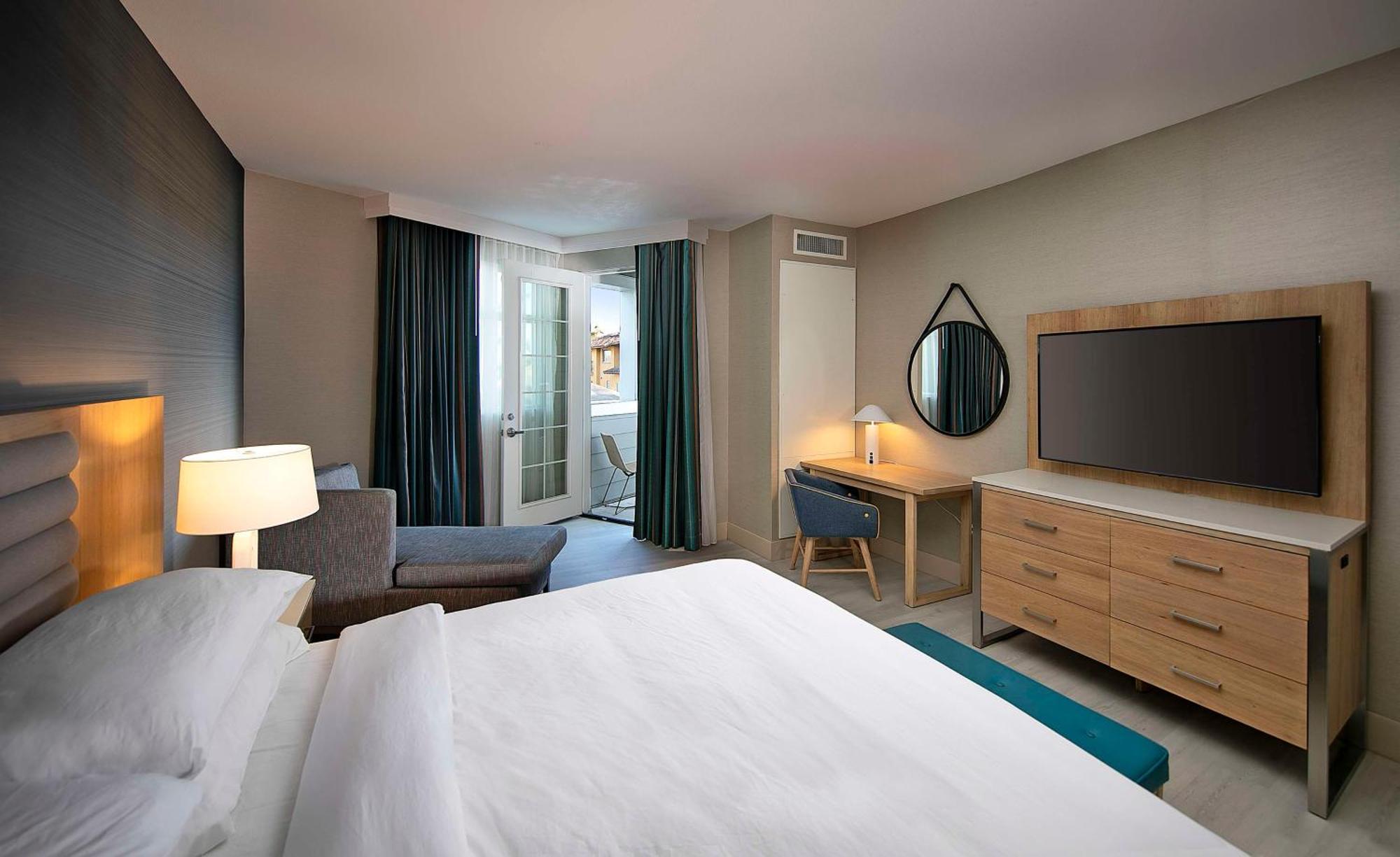 Inn At The Pier Pismo Beach, Curio Collection By Hilton Exterior photo