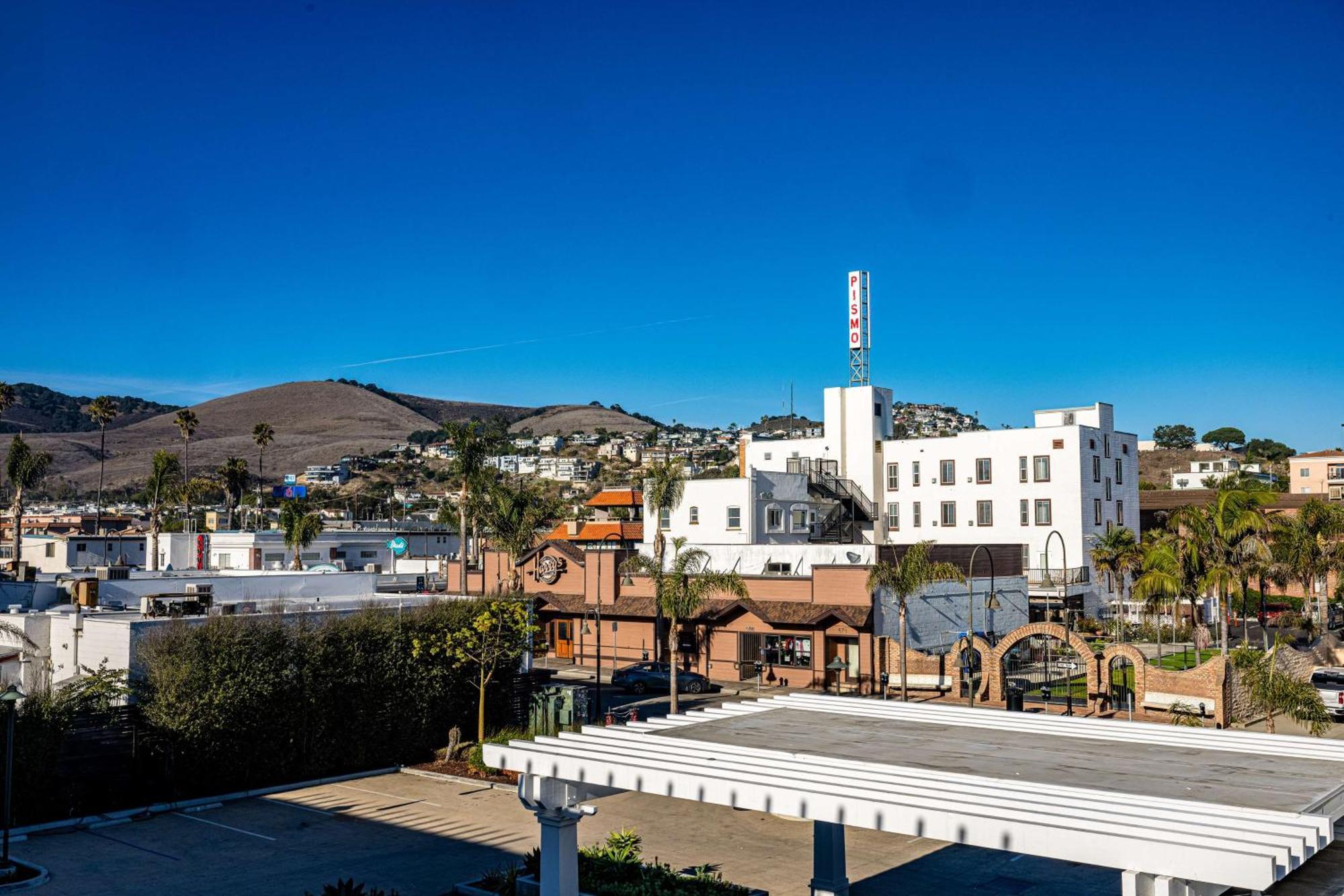 Inn At The Pier Pismo Beach, Curio Collection By Hilton Exterior photo